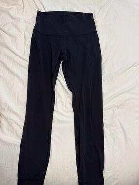 Black Lululemon athletic leggings